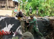 Gotong Royong TNI dan Warga: Pengecoran Gorong-Gorong di Desa Burno untuk Infrastruktur Lebih Baik