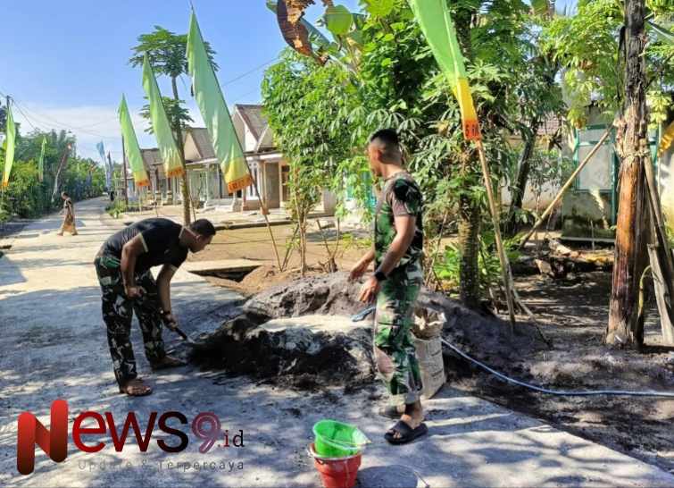 Foto: Tetap menjalankan tugas pembangunan Rumah Tidak Layak Huni (RTLH) ditengah puasa. @by_News9.id