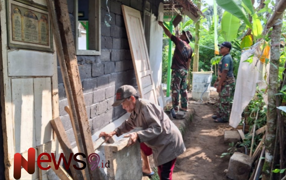 Foto: Tetap bersemangat melaksanakan pembangunan Rumah Tidak Layak Huni (RTLH). @by_News9.id
