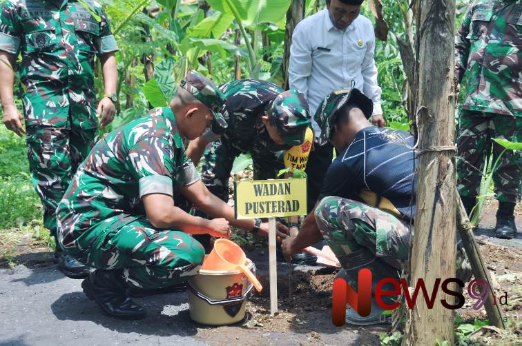 Foto: Mayjen TNI Herianto Syahputra, S.I.P., M.Si., melakukan kunjungan kerja guna meninjau secara langsung progres pembangunan fisik. @by_News9.id
