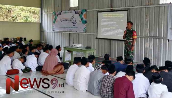 Pondok Ramadan Jadi Momen Babinsa Karanganom Tanamkan Jiwa Nasionalisme pada Siswa