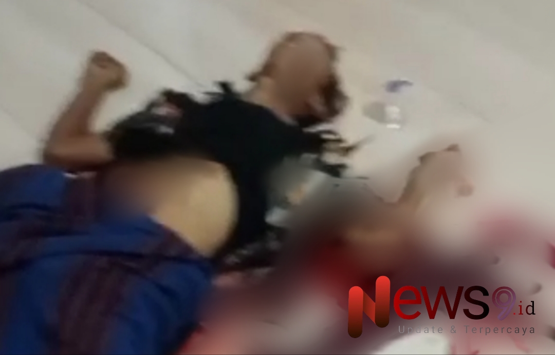 Foto: Seorang pria ditemukan 'tewas' bersimbah darah. @by_News9.id