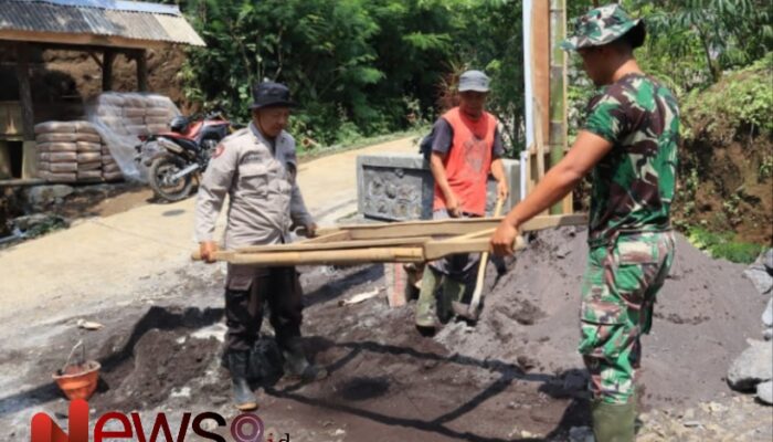 Sinergi TNI-Polri, Satgas TMMD ke-123 Kodim 0821/Lumajang Kompak Persiapkan Material untuk Tugu Brawijaya