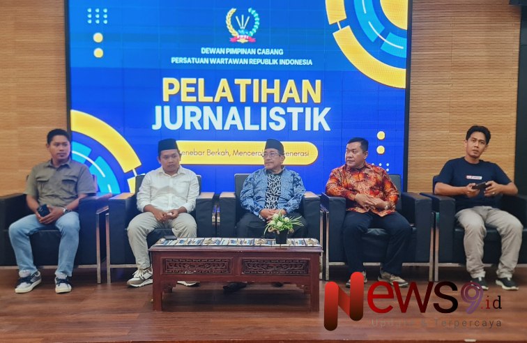 Foto: Ketua DPC PWRI Sumenep, Rusydiyono, (dua dari kiri). @by_News9.id