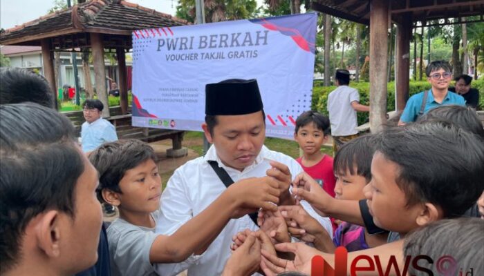 Dukung UMKM di Bulan Ramadan, PWRI Sumenep Bagikan Voucher Takjil Gratis