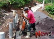 Perapian Jalan Rabat Beton, Bukti Kolaborasi TNI dan Masyarakat Desa Burno