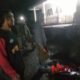 Foto: Serda Sigit Andi Irawan, bersama warga melaksanakan pengecoran halaman dan plengsengan Musala Al Ikhlas. @by_News9.id