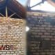 Foto: Kondisi rumah penerima bantuan yang mengeluhkan minimnya material yang diterima. @by_News9.id