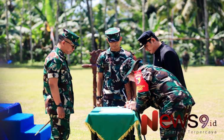 Foto: Komandan Pangkalan Angkatan Laut (Danlanal) Malang, Kolonel Laut (P) Hartanto, M.Tr.Hanla., secara resmi menutup TMMD ke-123 TA 2025. @by_News9.id