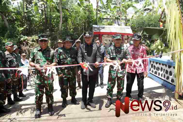 Foto: Peresmian Jalan Manunggal yang dibangun dalam program TMMD ke-123 Tahun Anggaran 2025. @by_News9.id