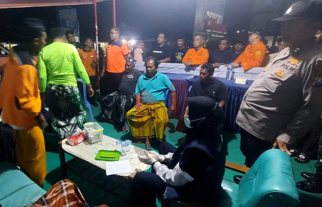 Foto: Enam anak buah kapal (ABK) KLM. Sampurna GT 80 asal Kecamatan Pasean, Pamekasan, akhirnya ditemukan. @by_News9.id