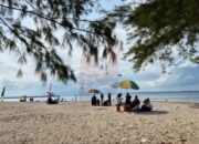 Pesona Pantai Salam Sumenep, Destinasi Favorit Saat Libur Lebaran