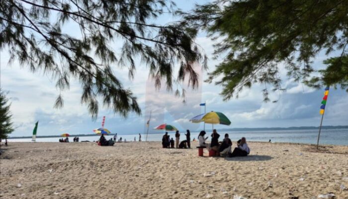 Pesona Pantai Salam Sumenep, Destinasi Favorit Saat Libur Lebaran