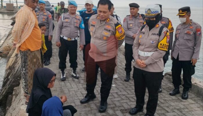 Pastikan Aman dan Lancar, Kapolres Pantau Arus Mudik di Pelabuhan Cangkarman
