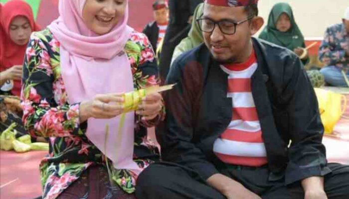 Meriah! Festival Ketupat 2025 di Pantai Slopeng Jadi Simbol Kebersamaan dan Pelestarian Budaya