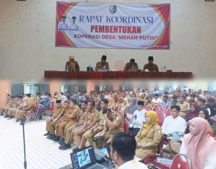 Foto: Sekretaris Daerah Sampang, H. Yuliadi Setiawan, S.Sos., M.M., Kepala Diskopindag Sampang, Hj. Chairijah, S.H., M.H, plt Sekretaris Diskopindag sekaligus Kabid Koperasi dan Usaha Mikro, Evi Hariati, S.T., M.T., dan berbagai pemangku kepentingan. Diskopindag, Asisten II Bidang Perekonomian dan Pembangunan,para camat, Kepala Desa dan Pj Kades se-Kabupaten Sampang. @by_News9.id