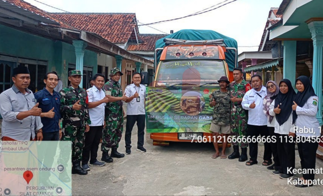 Foto: Kelompok Tani (Poktan) Nurussalam, didampingi BPP Kecamatan Saronggi sebelum berangkat ke Bulog Sumenep, @by_News9.id