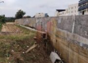 Akses Jalan Rusak Akibat Proyek Pengendali Banjir, Warga Tuntut Kontraktor Bertanggung Jawab