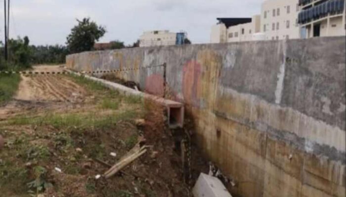 Akses Jalan Rusak Akibat Proyek Pengendali Banjir, Warga Tuntut Kontraktor Bertanggung Jawab