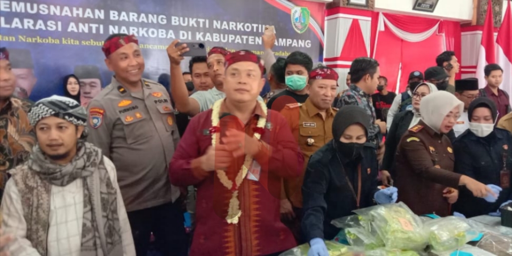 Foto: Kepala BNNP Jatim Brigadir Jenderal Polisi Awang Joko Rumitro, S.I.K., M.Si.,di Pendapa Trunojoyo Sampang. @by_News9.id