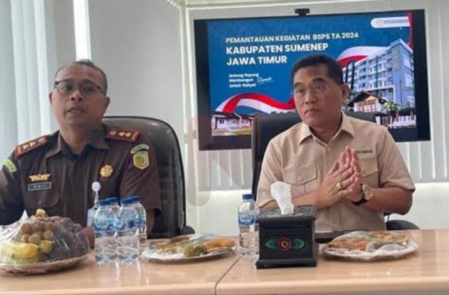 Foto: Irjen Kementerian PKP, Hari Jerman, secara resmi melaporkan temuannya ke Kejari Sumenep. @by_News9.id