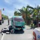 Foto: Mobil ekspedisi bertabrakan dengan motor di perempatan aengsareh. @by_News9.id