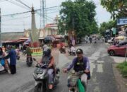 Anggota Polsek Laren Gelar Commander Wish Pagi untuk Antisipasi Lakalantas