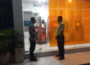 Polsek Babat Lakukan Patroli Malam Dengan Sasaran Objek Vital Mesin ATM Bank BNI Pastikan Situasi Aman