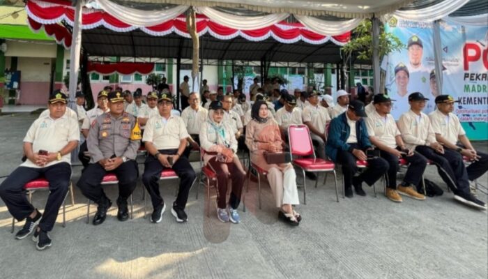 Kapolsek Bersama Anggota Laksanakan Pengamanan Pekan Olahraga dan Seni (Porseni) di MAN 2 Lamongan 