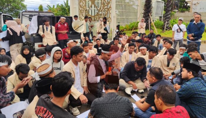 Demo BEM STKIP PGRI Sumenep, Tolak RUU Polri Demi Demokrasi dan Hak Sipil