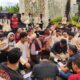 Foto: BEM STKIP PGRI saat melakukan aksi damai yang digelar di depan Kantor DPRD Sumenep, @by_News9.id