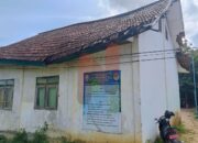 Gedung Sekolah Nyaris Roboh, Siswa SDN Banjar Billah 1 Belajar dengan Rasa Waswas