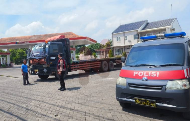 Foto: Petugas Polsek Paciran melaksanakan patroli rutin. @by_News9.id