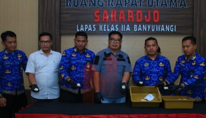 Petugas Lapas Banyuwangi Gagalkan Upaya Penyelundupan Paket Diduga Sabu dalam Lontong