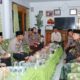 Foto: Kapolres Lamongan AKBP Agus Dwi Suryanto, bersama Pejabat Utama (PJU) saat berkunjung ke dua pondok pesantren. @by_News9.id