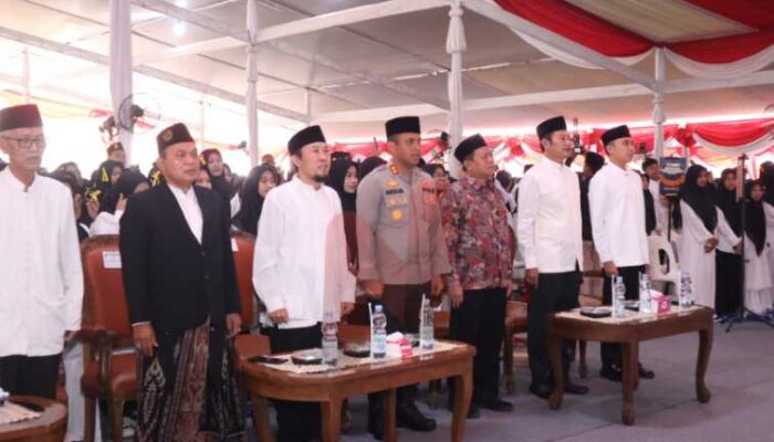 Kapolres Lamongan Hadiri Pengukuhan Hafidz dan Hafidzah GLMTQ Tahun 2025