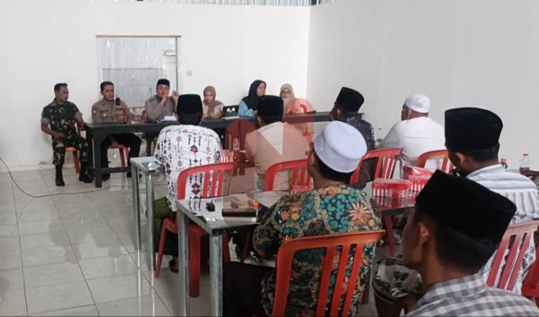 Foto: Satuan Pelayanan Pemenuhan Gizi (SPPG) Salwa Desa Ketapang Timur, saat sosialisasi makan gratis. @by_News9.id
