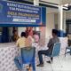 Foto: Sejumlah Perangkat Desa dan Warga Setempat di Balai Desa Palenggiyen, Kedungdung, Sampang. @by_News9.id