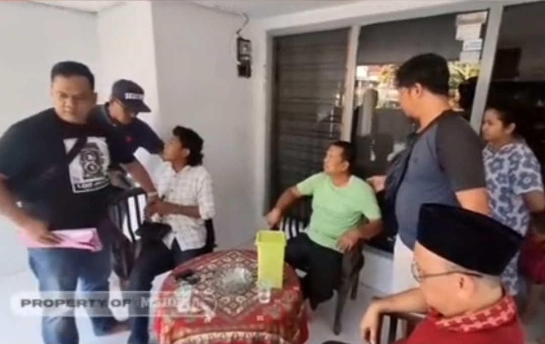 Foto: Penangkapan seorang oknum Lembaga Swadaya Masyarakat (LSM) berinisial SB. @by_News9.id/KoranMadura