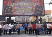 Polres Lamongan Berbagi Sembako untuk Abang Becak di Hari Bhayangkara ke-79
