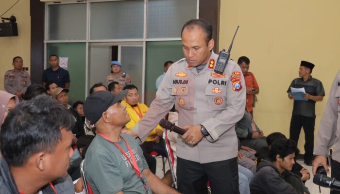 Kapolres Lamongan Beri Arahan dan Peringatan kepada Pemuda yang Melakukan Konvoi di jalan