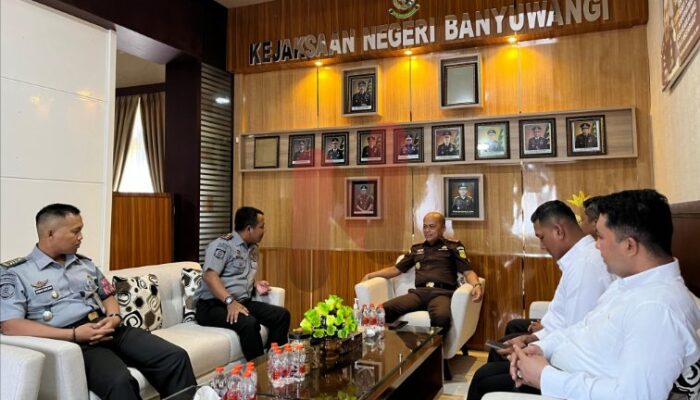 Lanjutkan Sinergi, Kalapas Banyuwangi Kunjungi PN dan Kejaksaan