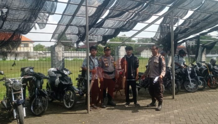 Kapolsek Sambeng Gelar Razia Penertiban Kendaraan Bermotor di Sekolah, 24 Motor Diamankan