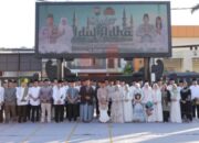 Kapolres Lamongan Beserta Jajaran dan Warga Sekitar Laksanakan Sholat Idul Adha 1446 H di Mapolres