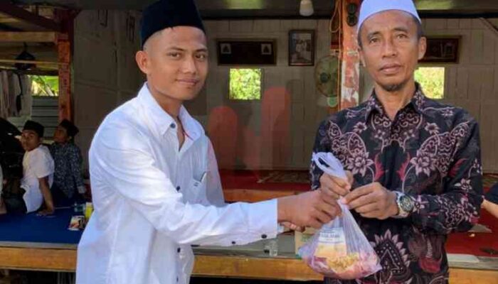 Muhammadiyah Karang Penang Salurkan Ratusan Paket Daging Kurban untuk Warga Kurang Mampu