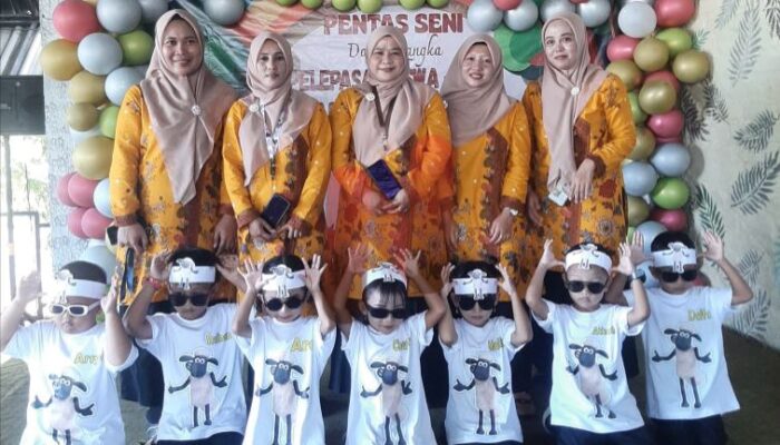 Meriah Penuh Warna, TK Palapa Ceria Gelar Pentas Seni dan Perpisahan Siswa TP 2024-2025