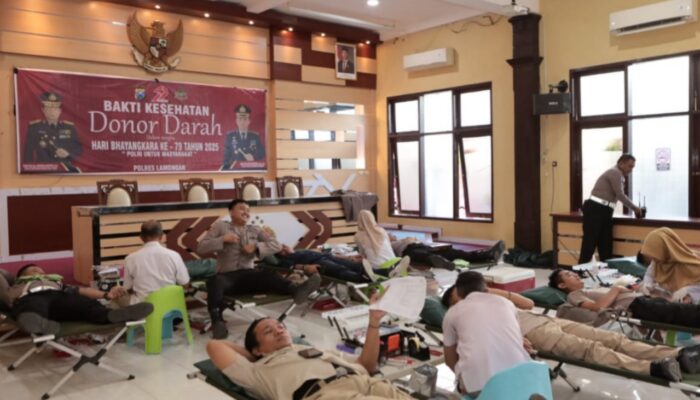 Polres Lamongan Gelar Bakti Kesehatan Donor Darah Peringati Hari Bhayangkara Ke-79