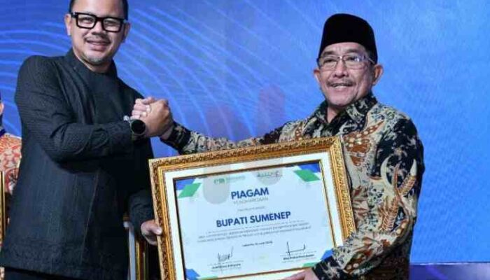 Bupati Sumenep Raih Penghargaan Nasional atas Komitmen Majukan Layanan Air Minum