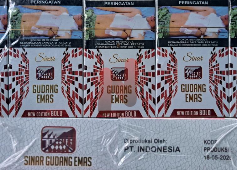 FOTO: Rokok ilegal merek Sinar Gudang Emas. @by_News9.id