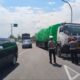 FOTO: Jajaran Polres Sampang saat tertibkan kendaraan bertonase berat yang melebihi kapasitas dan dimensi standar (ODOL – Over Dimension and Over Loading). @by_News9.id